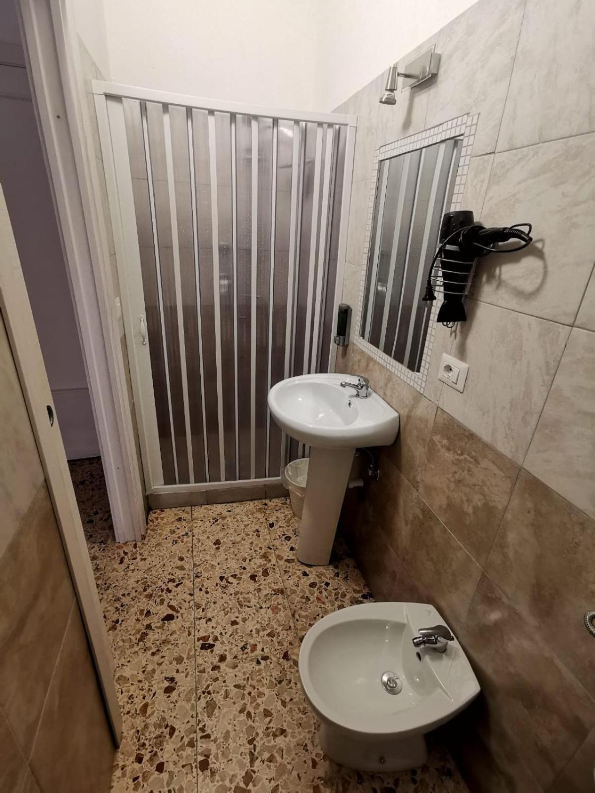 Airport Bagno Privato In Catania